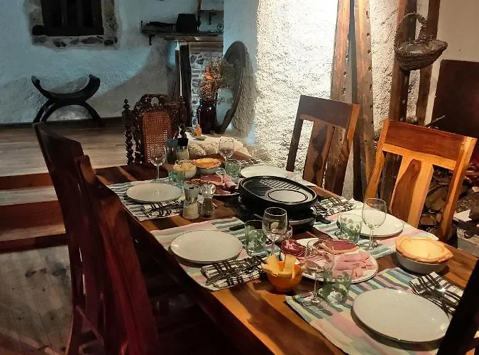 D'hotes Les Chatougoulis Bed & Breakfast